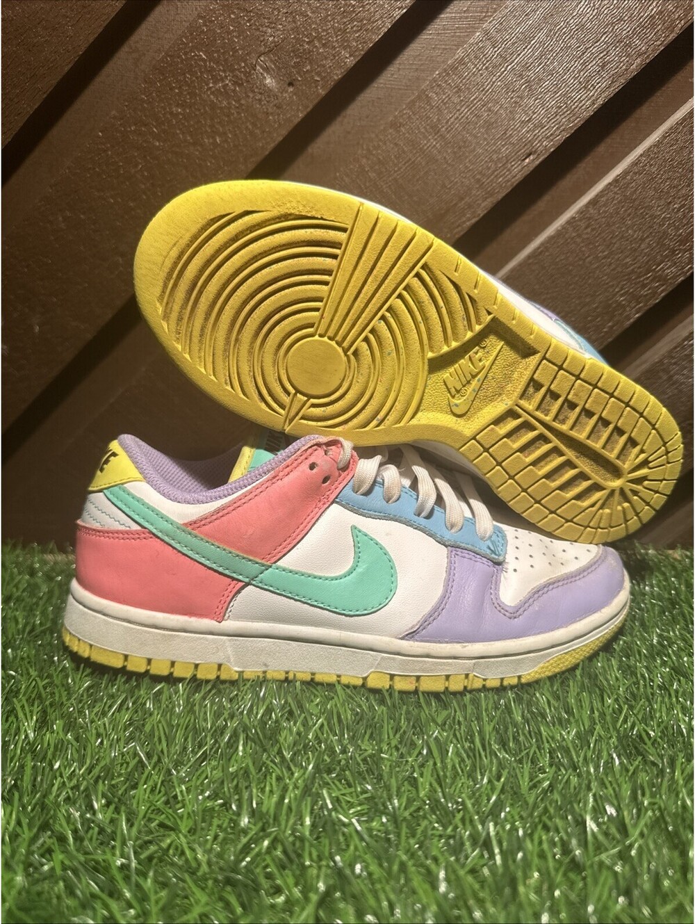 Size 6 - Nike Dunk SE Low Candy W